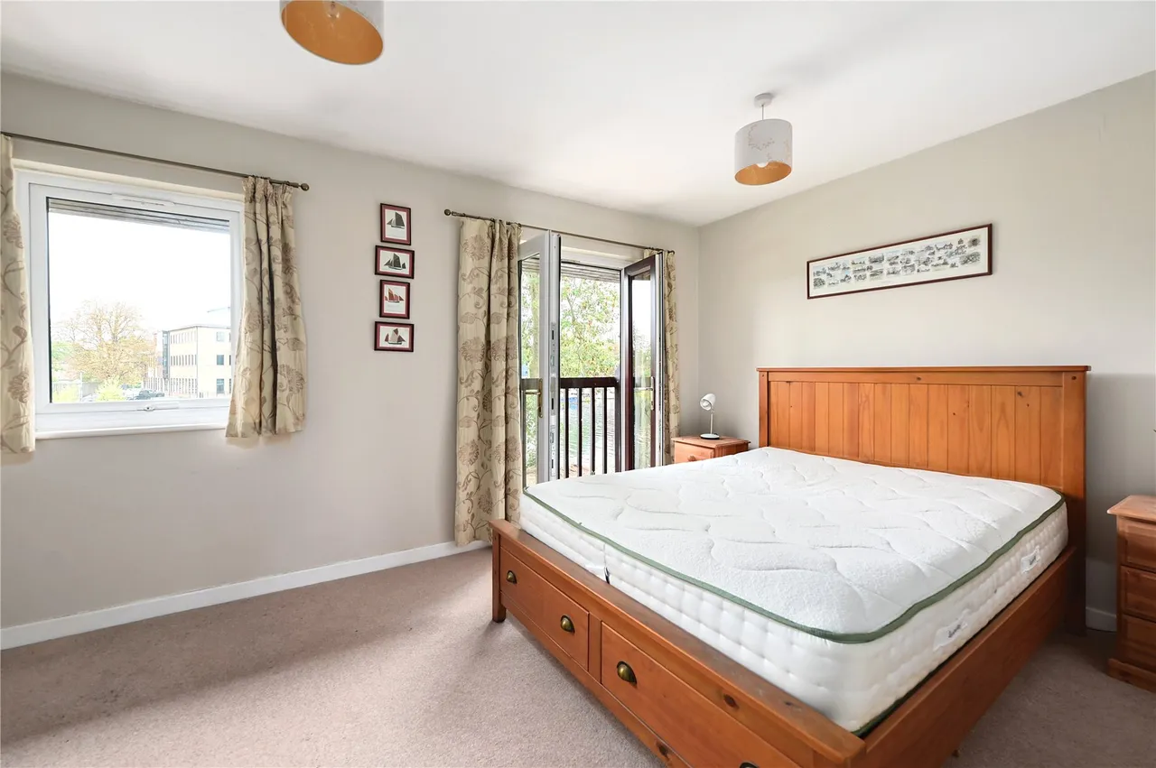 Island Close, Staines, TW18, photo 9