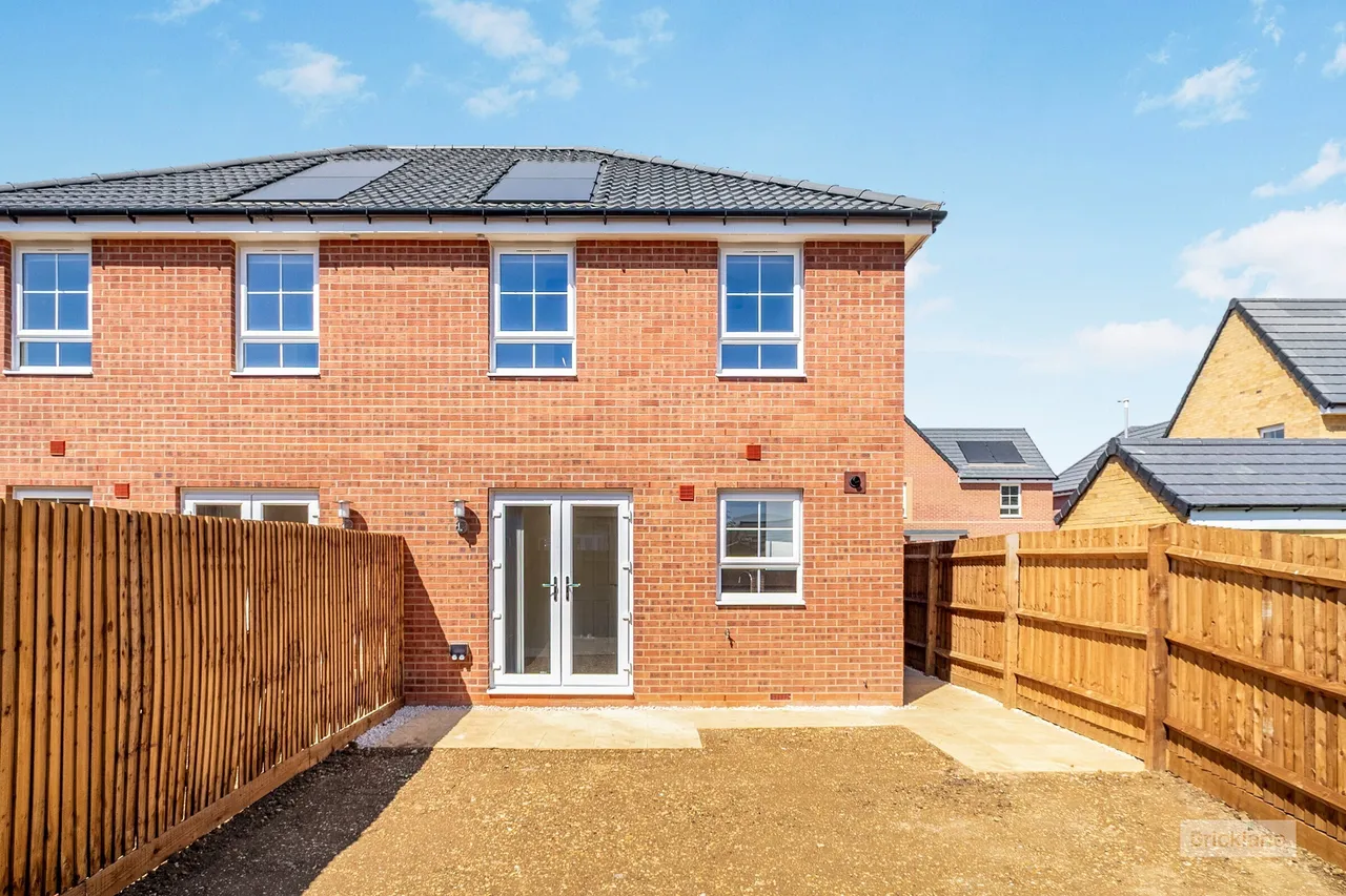 Almond Avenue, Whittlesey, PE7, photo 2