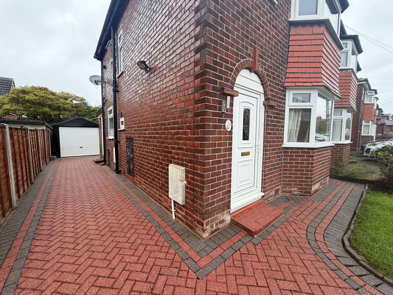 Elmridge Drive; WA15, photo 2