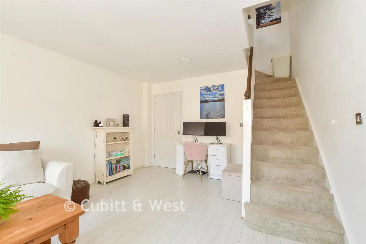Garland Close, Petworth, GU28, photo 7