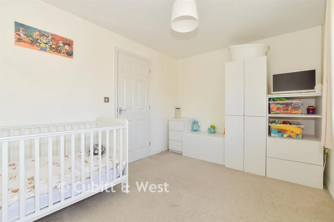 Garland Close, Petworth, GU28, photo 12