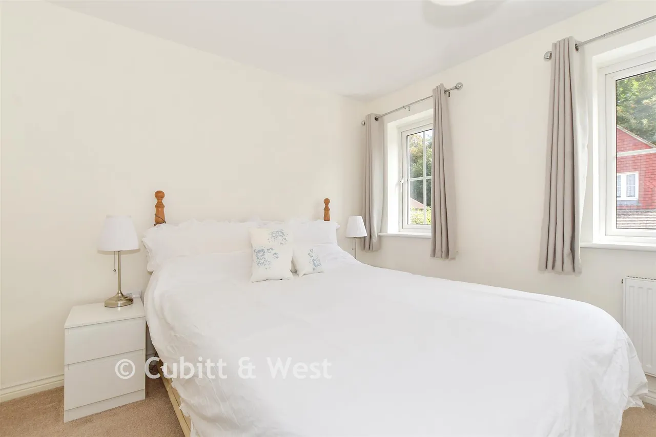 Garland Close, Petworth, GU28, photo 9