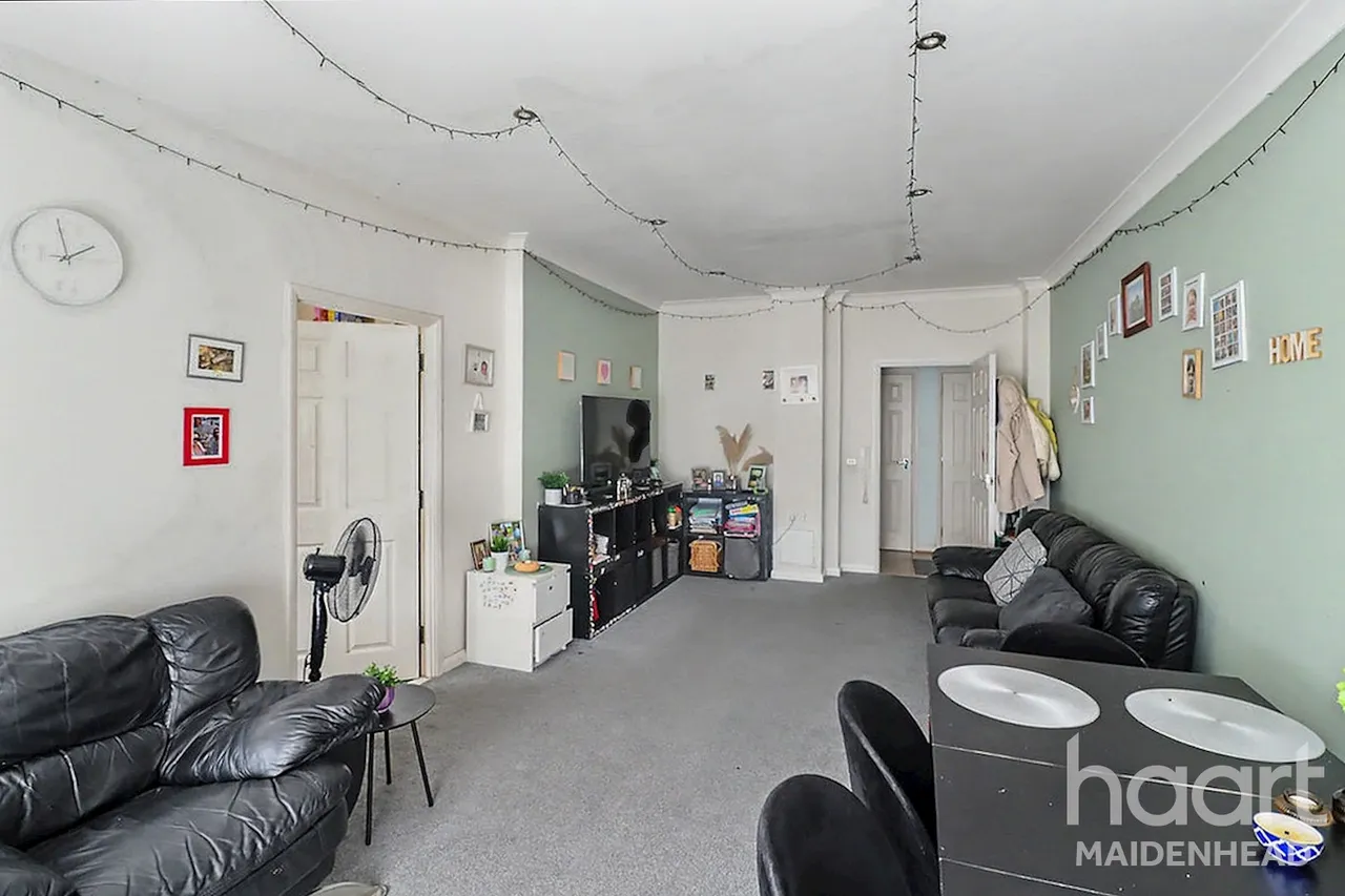 Upton Court Road, Slough, SL3, photo 4
