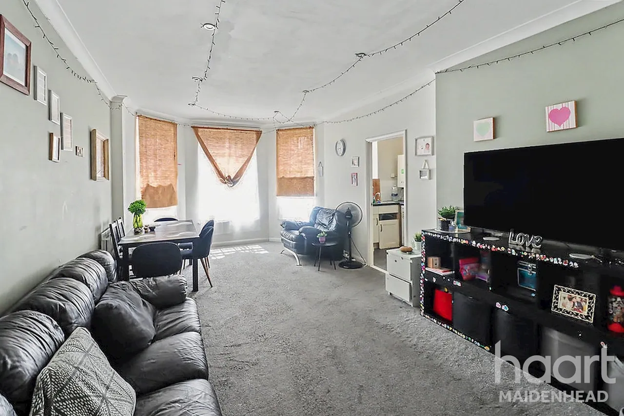 Upton Court Road, Slough, SL3, photo 2