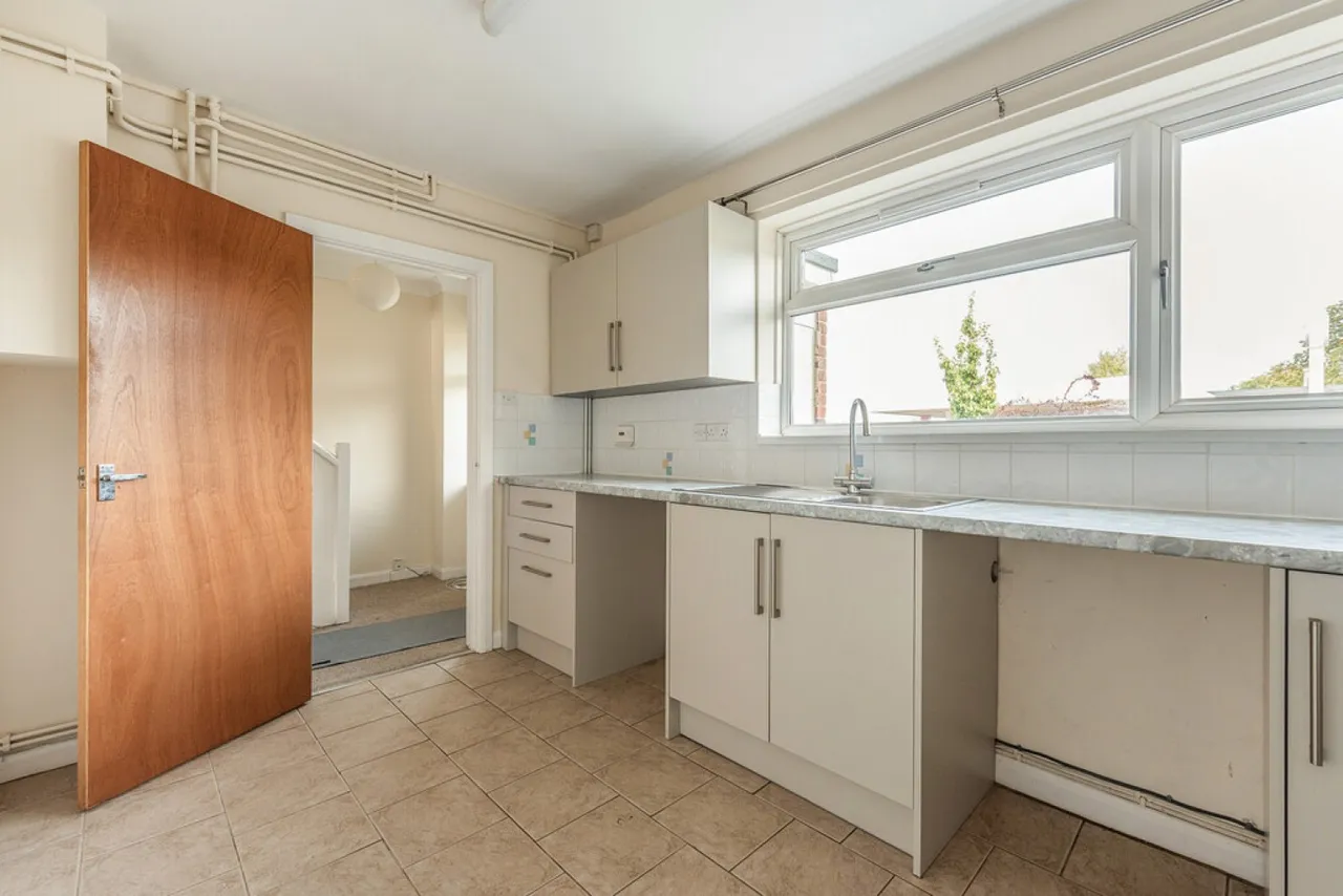 Priors Dean Road, Winchester, photo 9