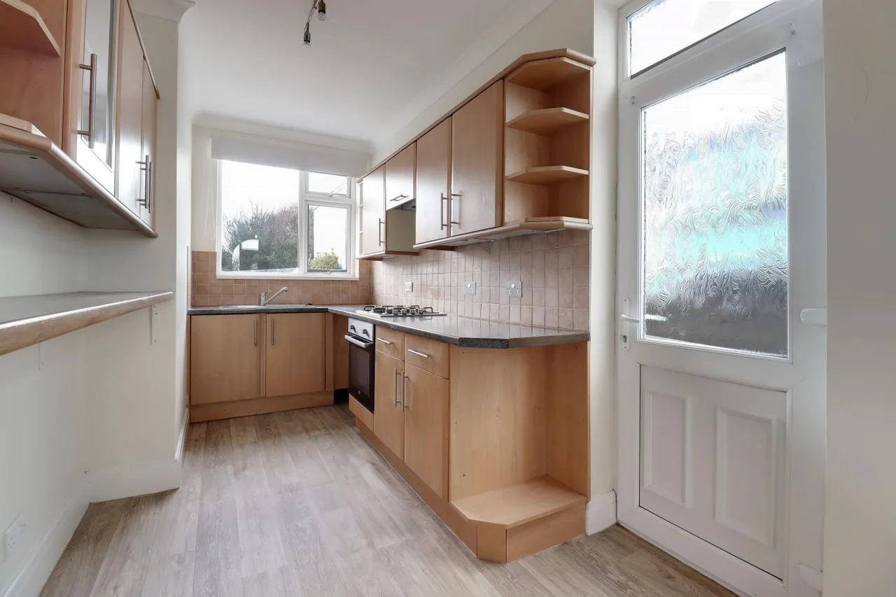 New Road, Porthcawl, CF36, photo 11