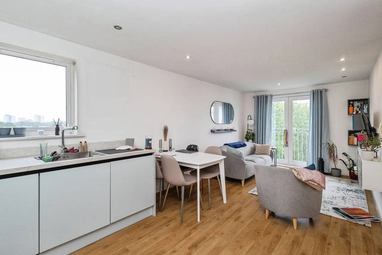 Elmira Way, Salford, Greater Manchester, M5, photo 4