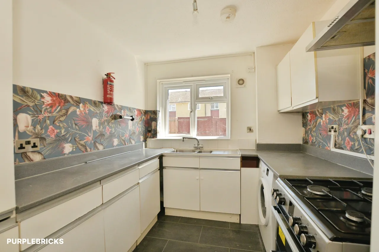 Luddenham Close, Ashford, TN23, photo 3