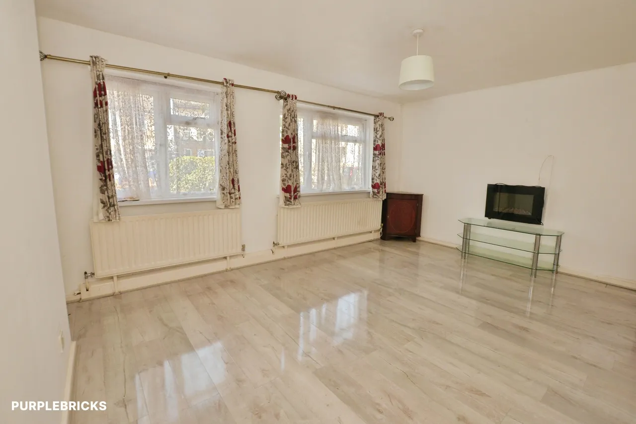 Luddenham Close, Ashford, TN23, photo 2