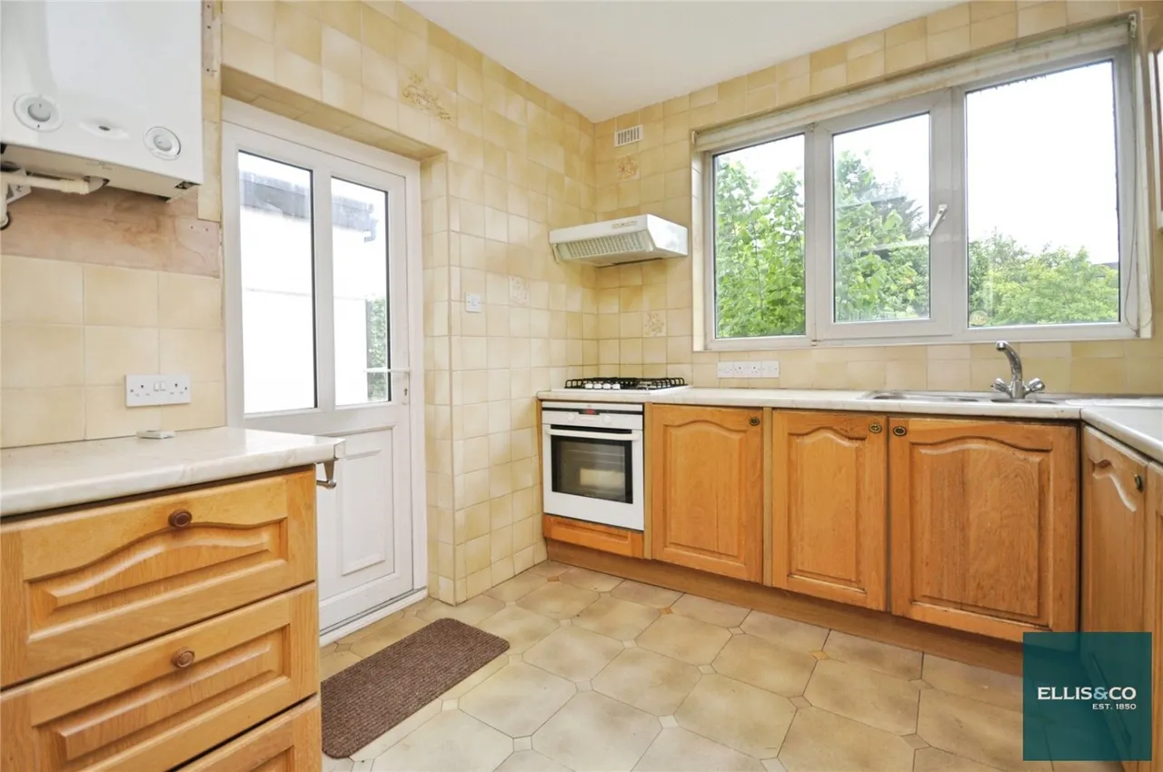 Sandringham Gardens, North Finchley, N12, photo 4