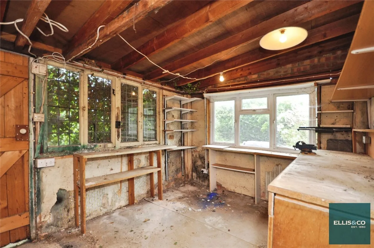 Sandringham Gardens, North Finchley, N12, photo 14