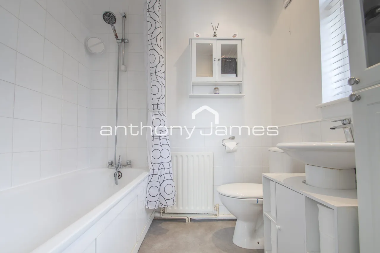 Eversley Avenue, Bexleyheath, Kent, DA7, photo 8