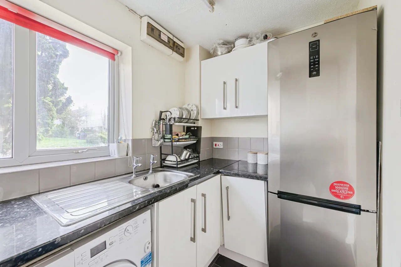 Lawrence Court, Tamworth, B79, photo 11
