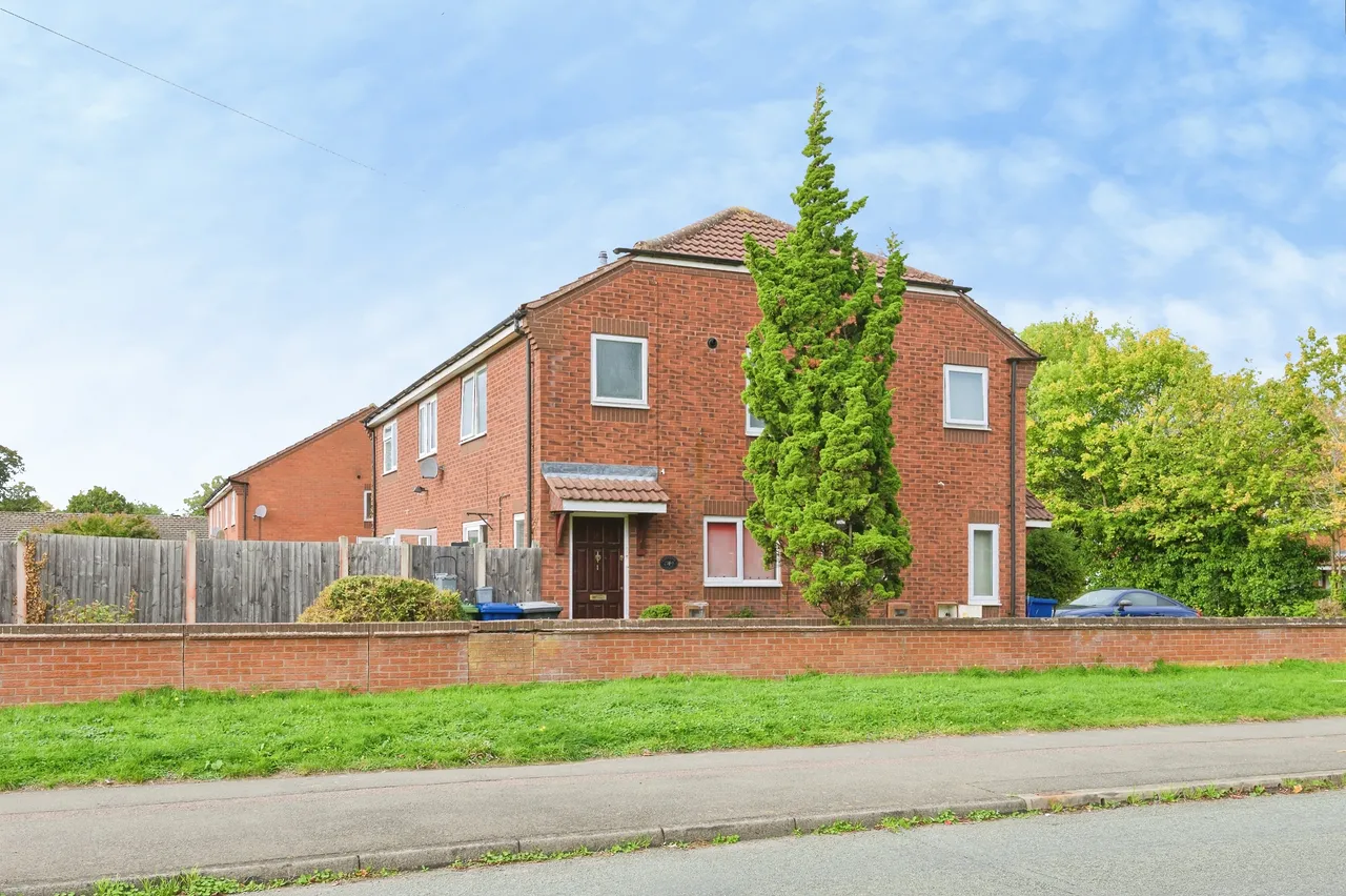 Lawrence Court, Tamworth, B79, photo 2