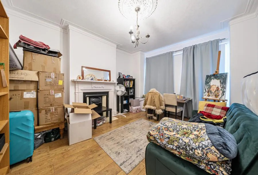 Weir Road, London, SW12, photo 10