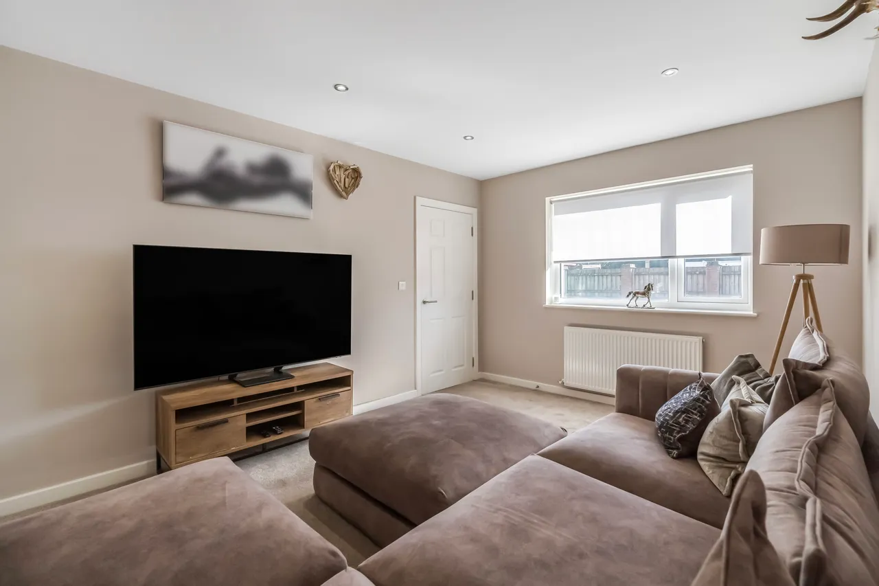 Browns Blue Close, Markfield, photo 4