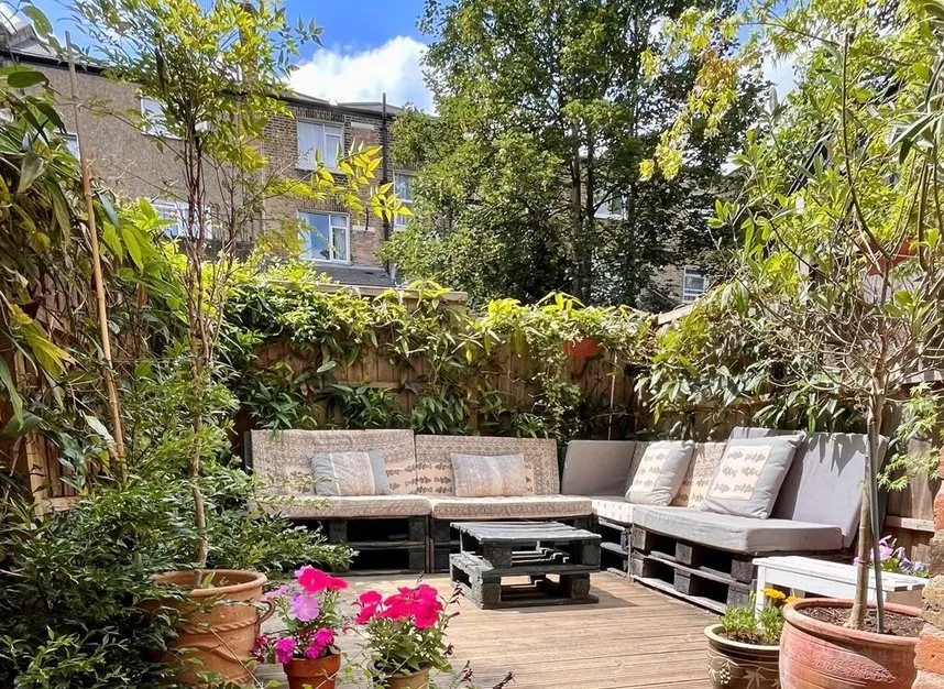 1 bed flat for sale — Lausanne Road, Peckham, SE15