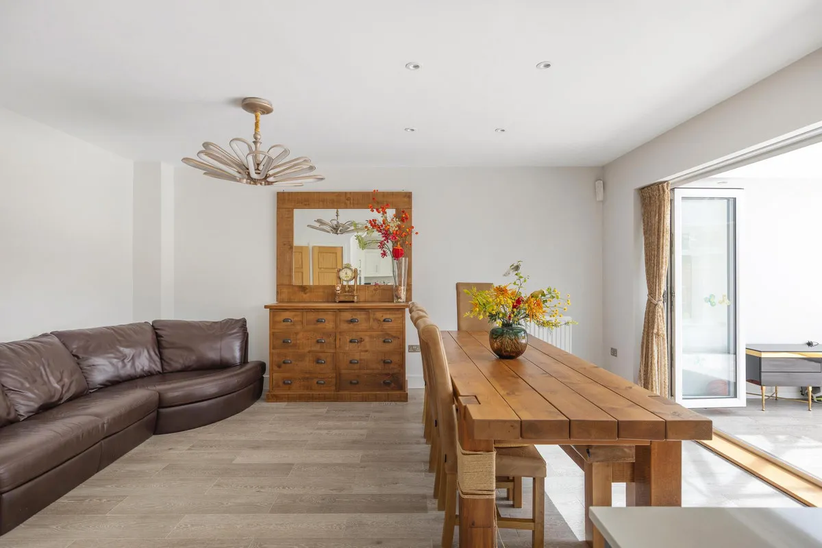 Roper Crescent, Sunbury-on-thames, TW16, photo 5