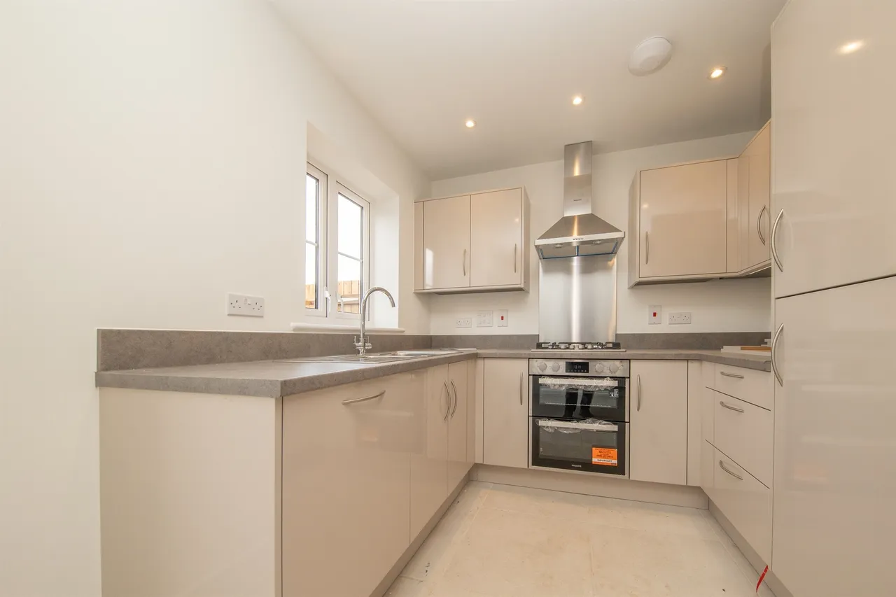 Meadow Gardens, Clacton-On-Sea, CO16, photo 10