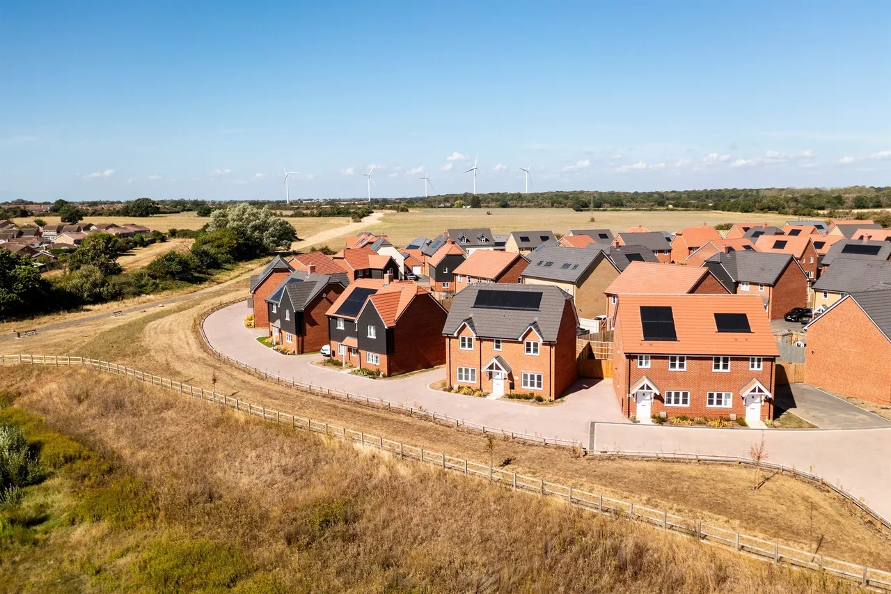 Meadow Gardens, Clacton-On-Sea, CO16, photo 11