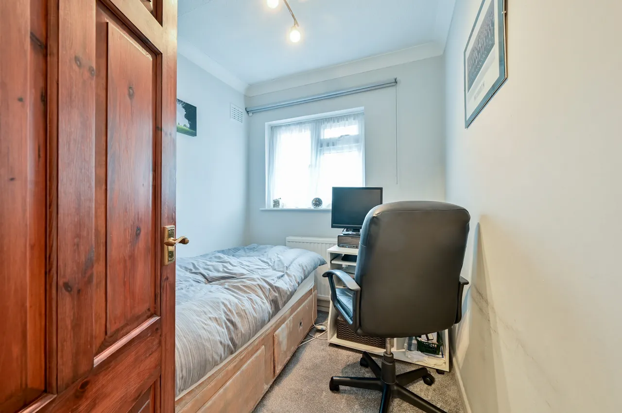 Bushey, WD23, photo 12
