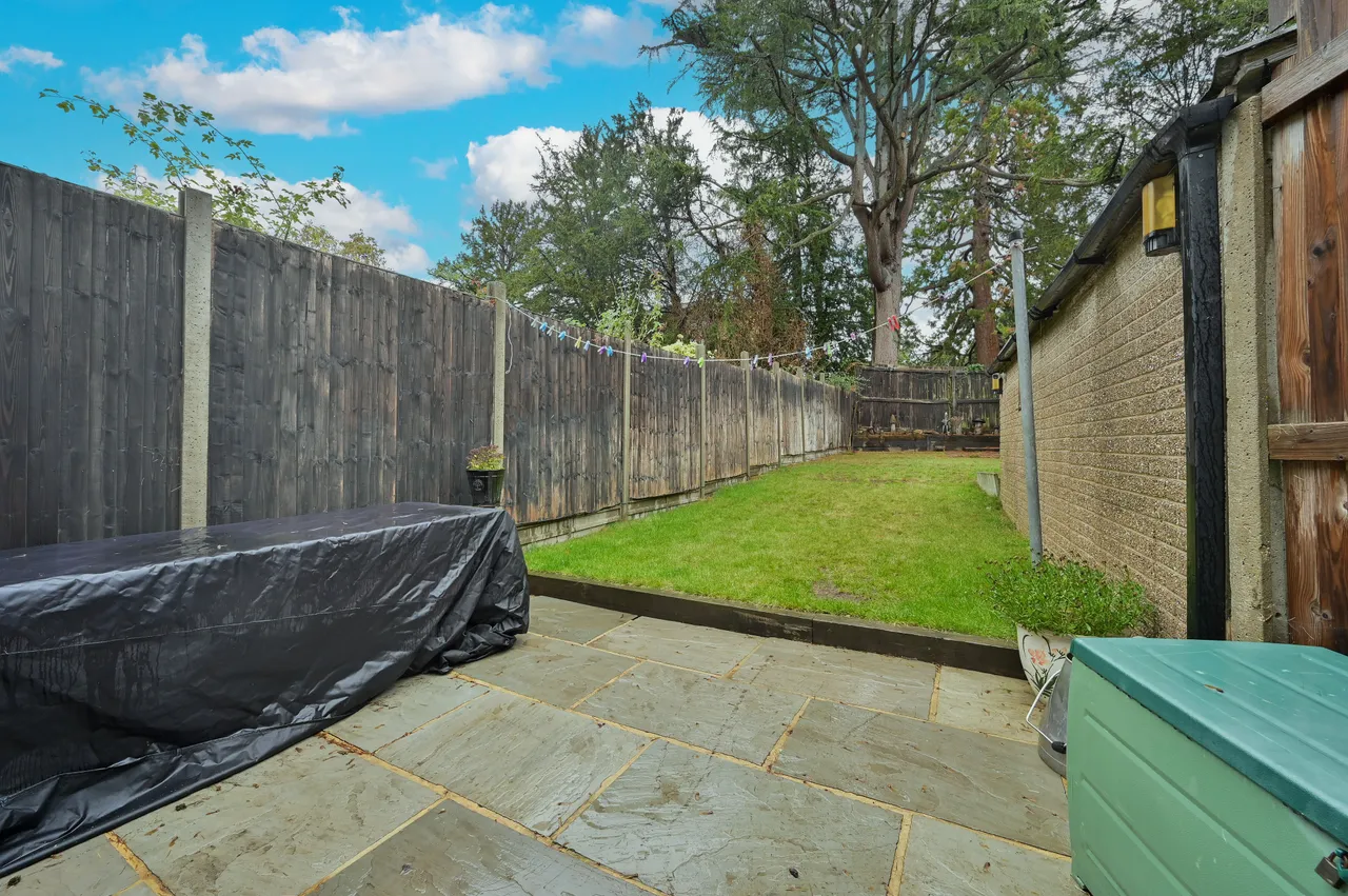 Bushey, WD23, photo 17