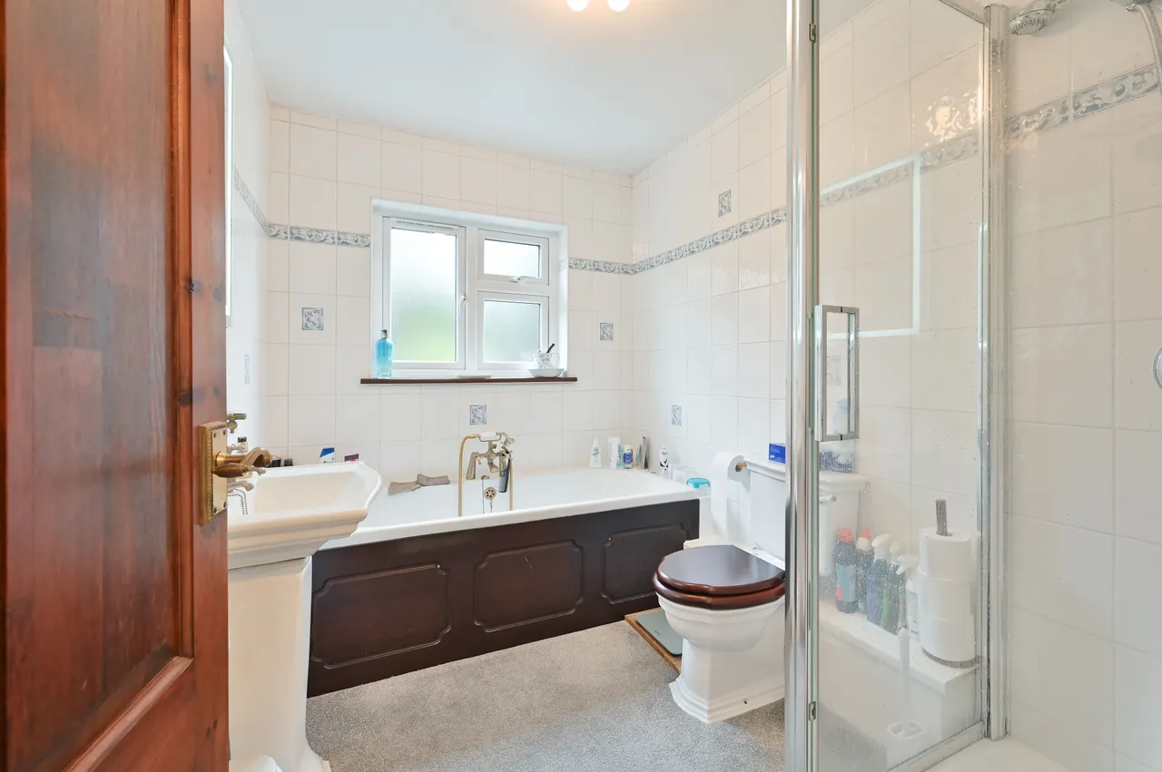 Bushey, WD23, photo 9