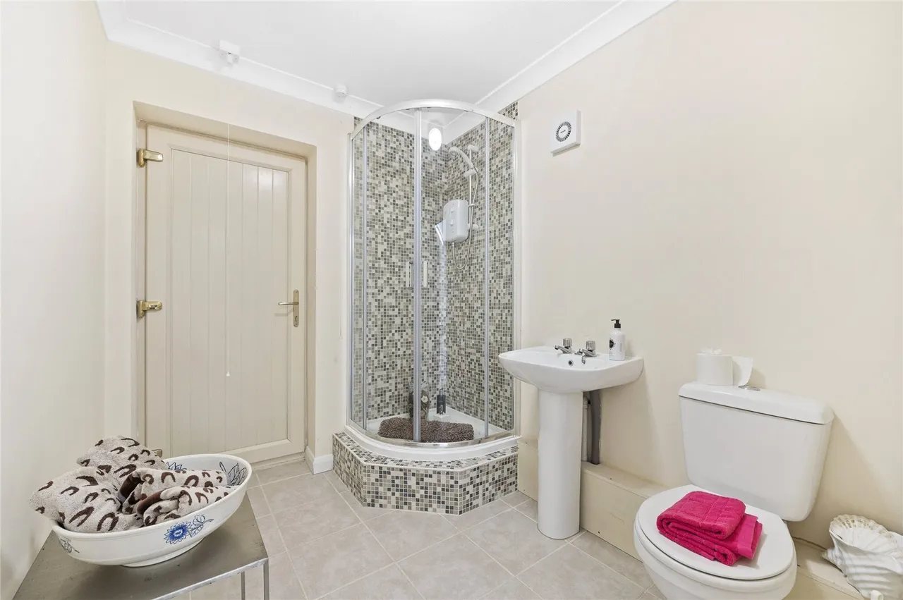 Warkton Lane, Barton Seagrave, NN15, photo 28