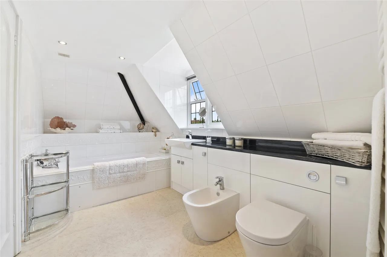 Warkton Lane, Barton Seagrave, NN15, photo 18