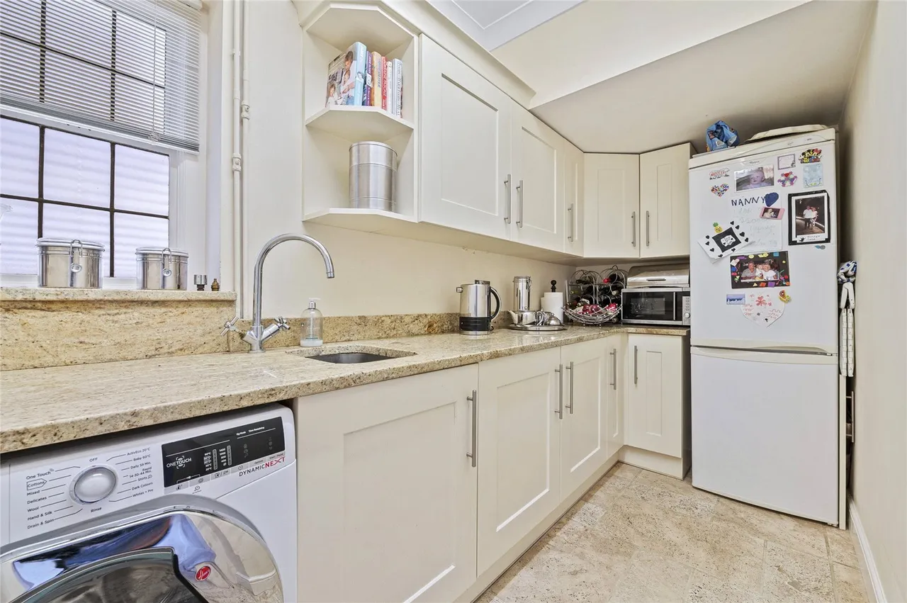 Warkton Lane, Barton Seagrave, NN15, photo 12