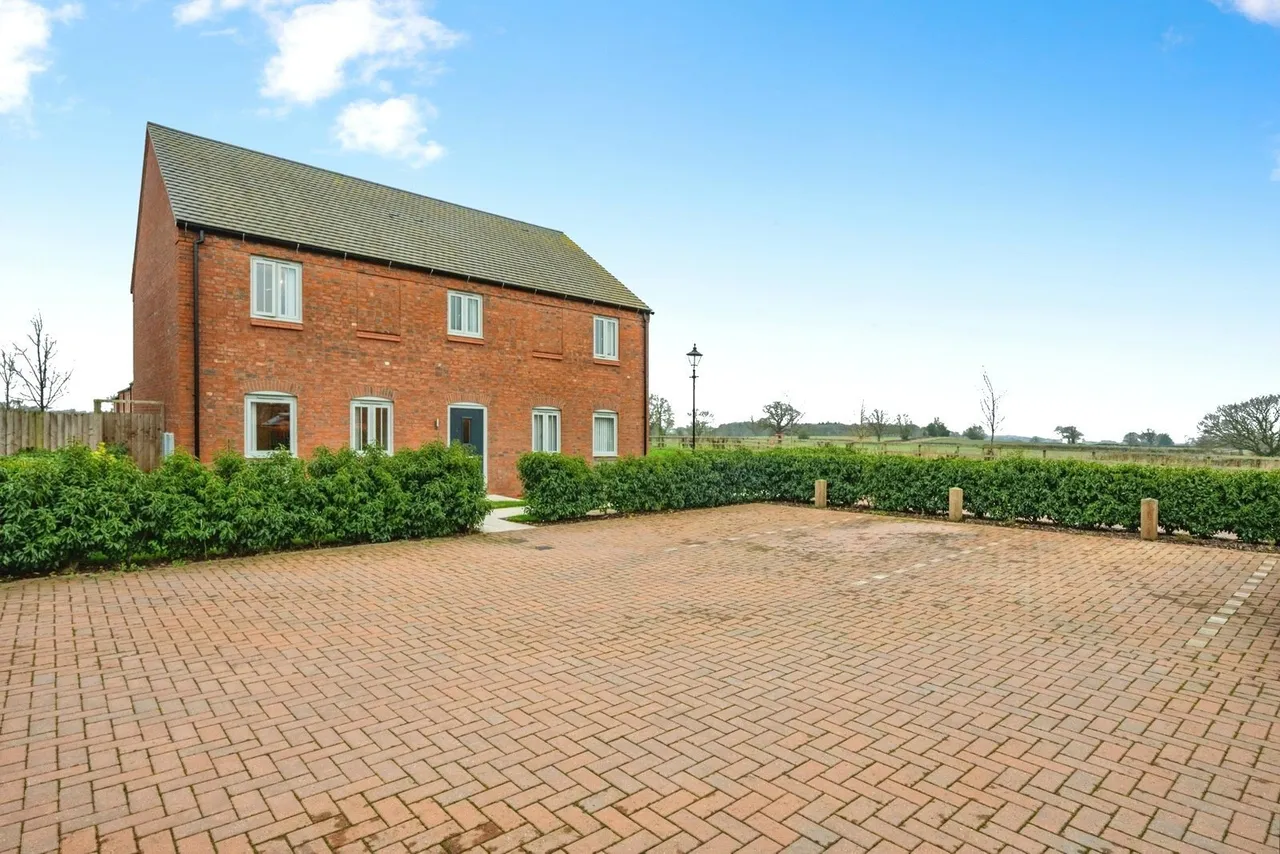 Wilson Close, Newton Regis, Tamworth, Warwickshire, B79, photo 8