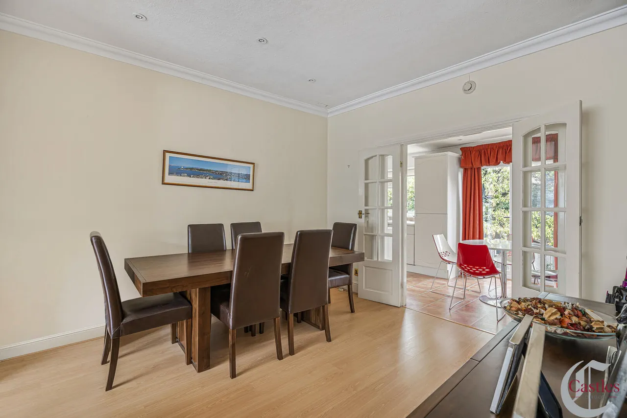 Tewkesbury Terrace, N11, photo 18