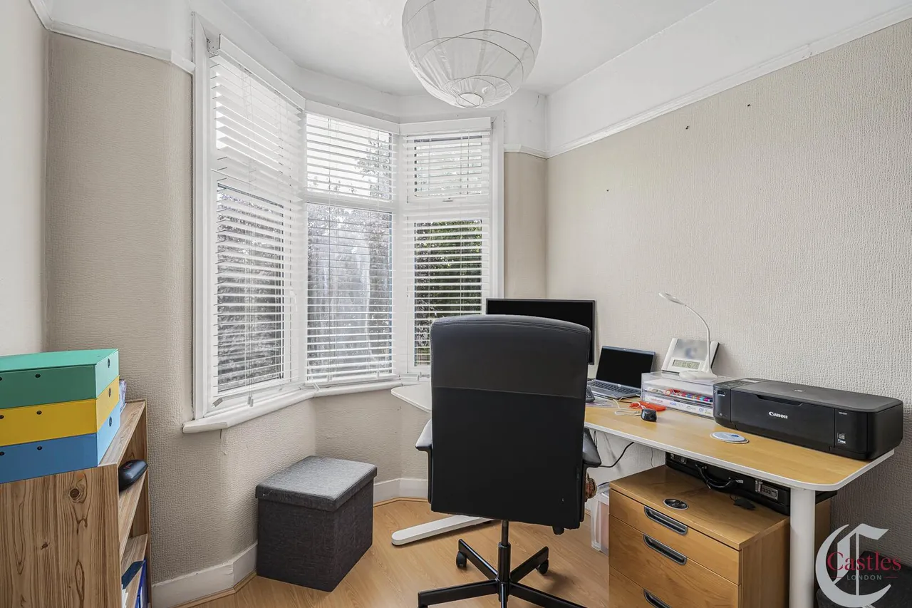 Tewkesbury Terrace, N11, photo 17