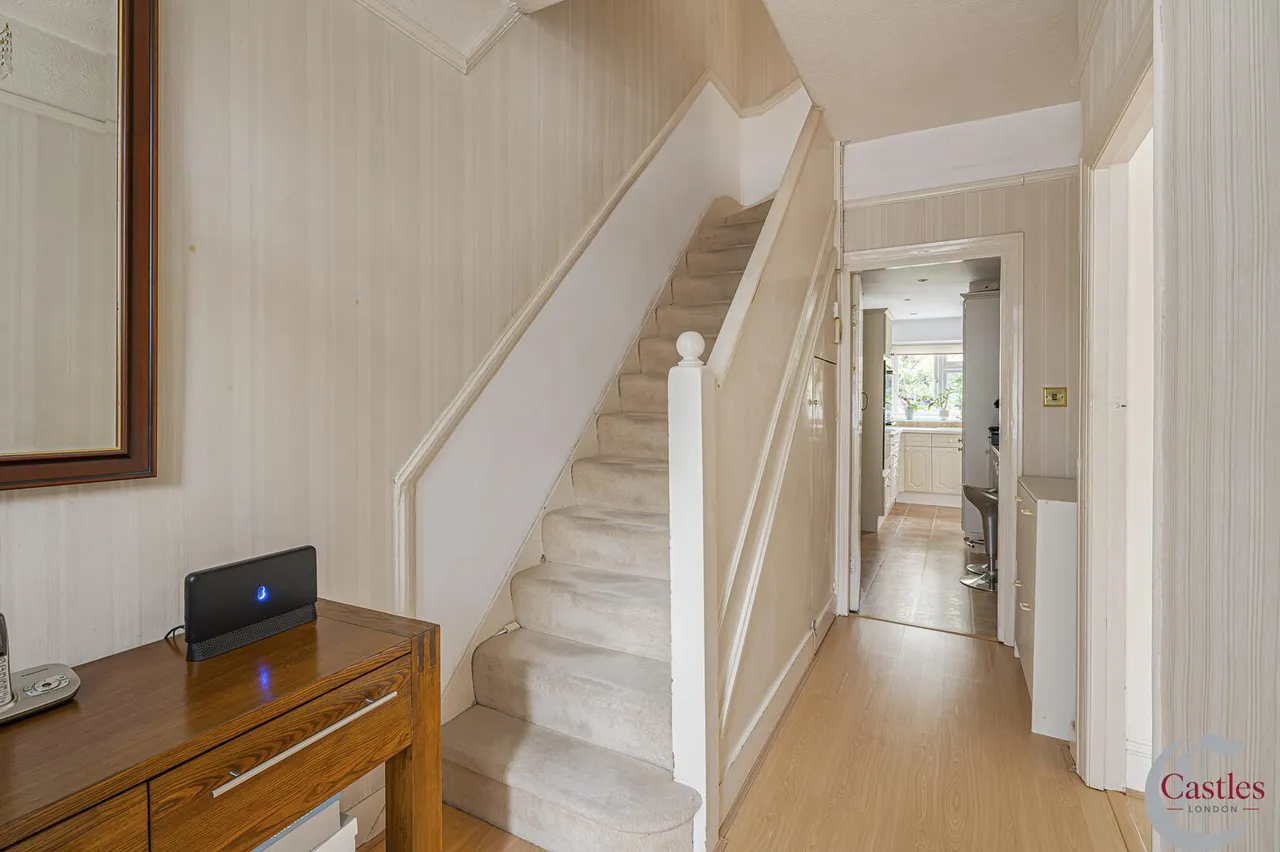 Tewkesbury Terrace, N11, photo 19