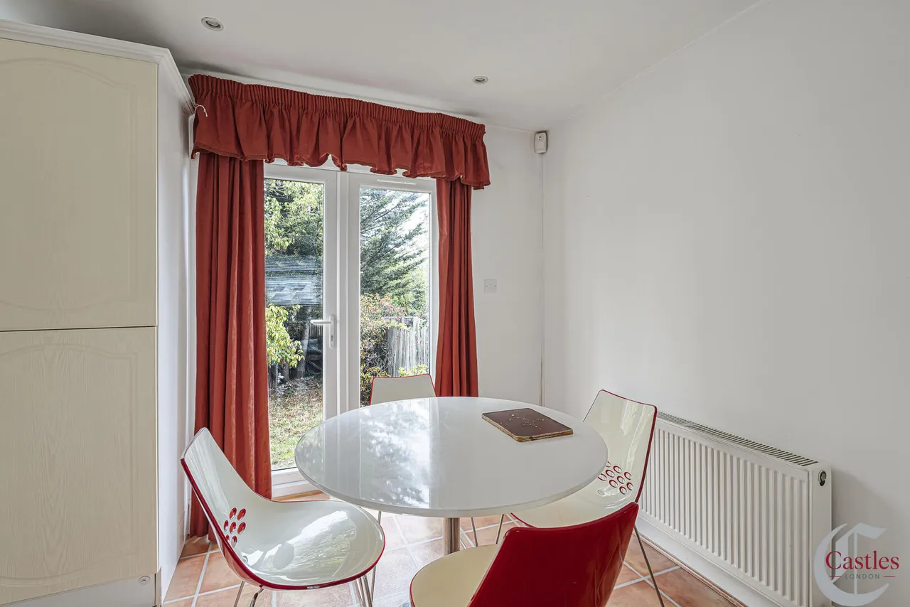 Tewkesbury Terrace, N11, photo 6