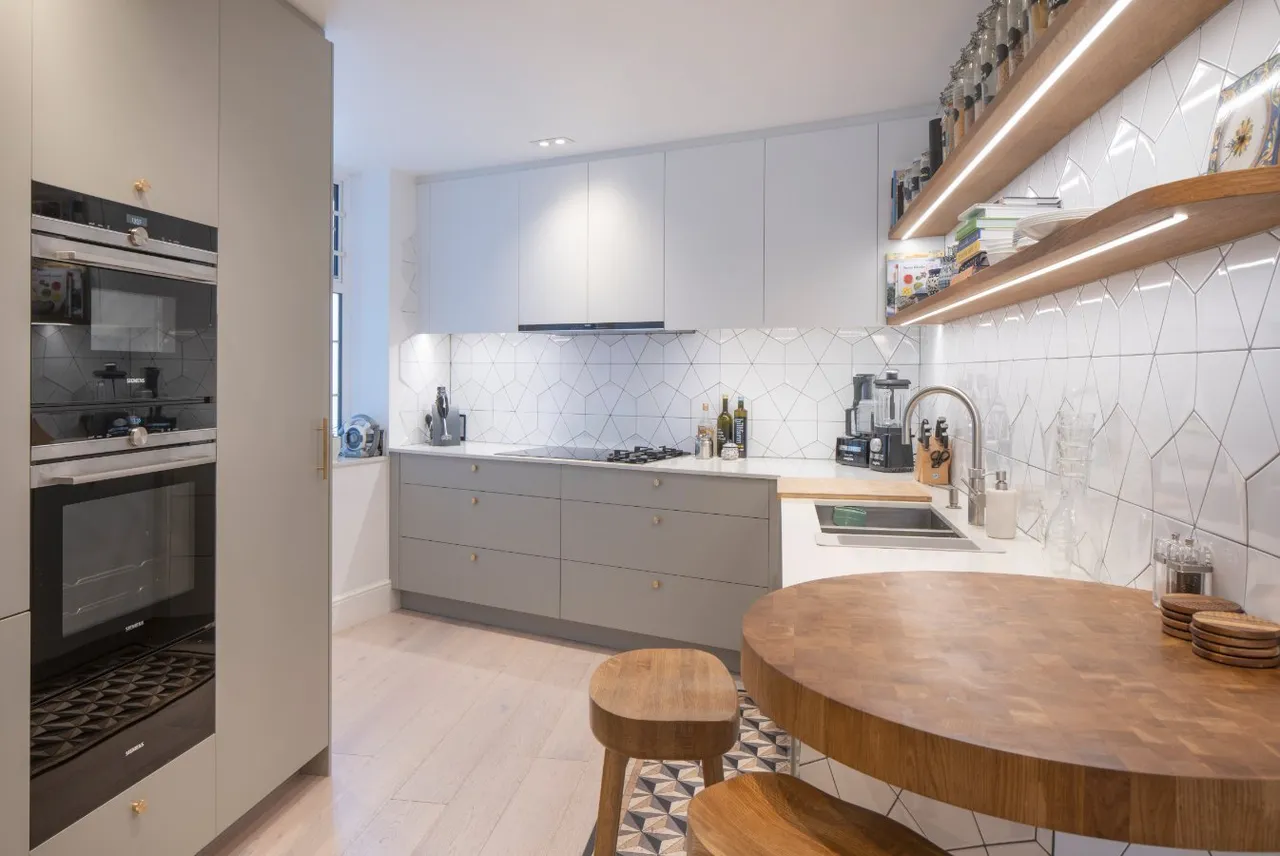 Eton Court, Eton Avenue, Belsize Park, London, NW3 3HJ, photo 3