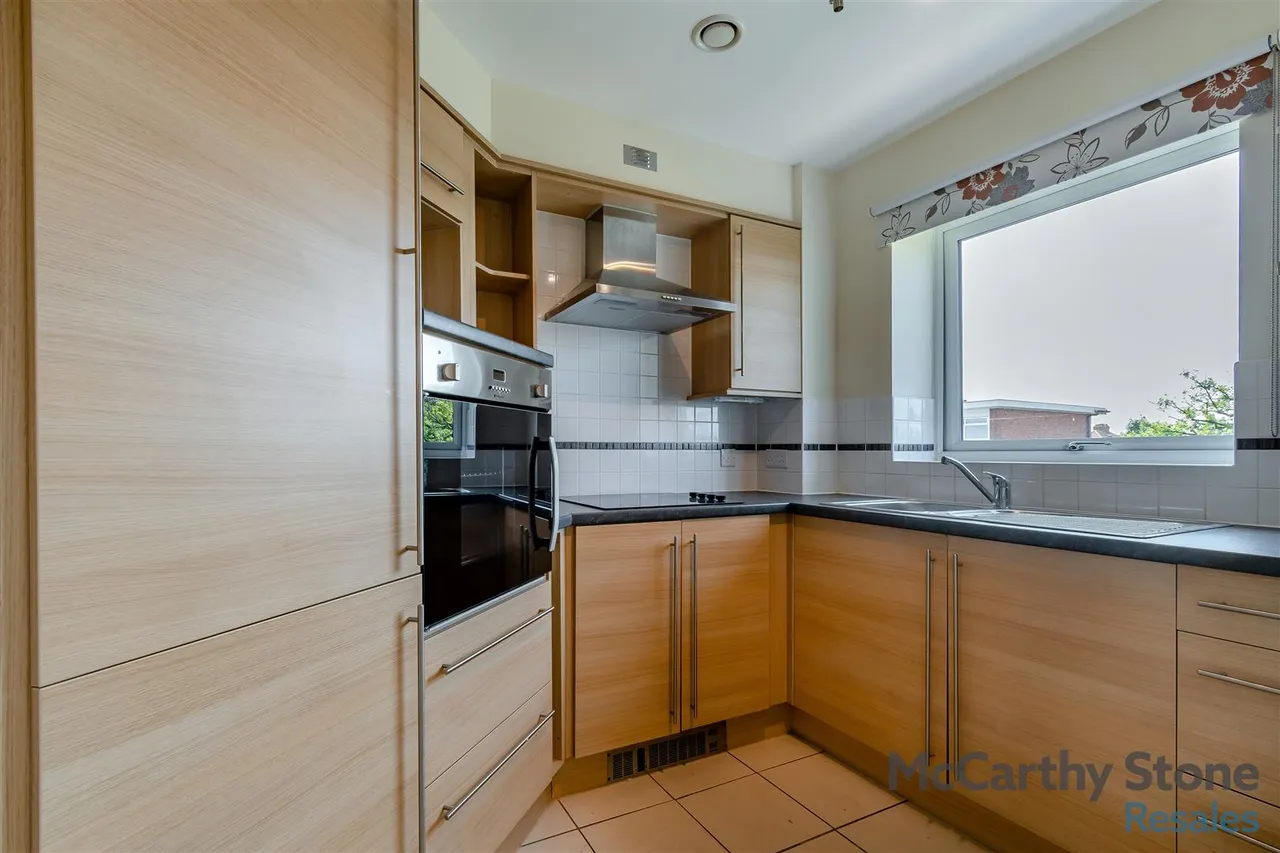 Chester Road, Castle Bromwich, B36, photo 17