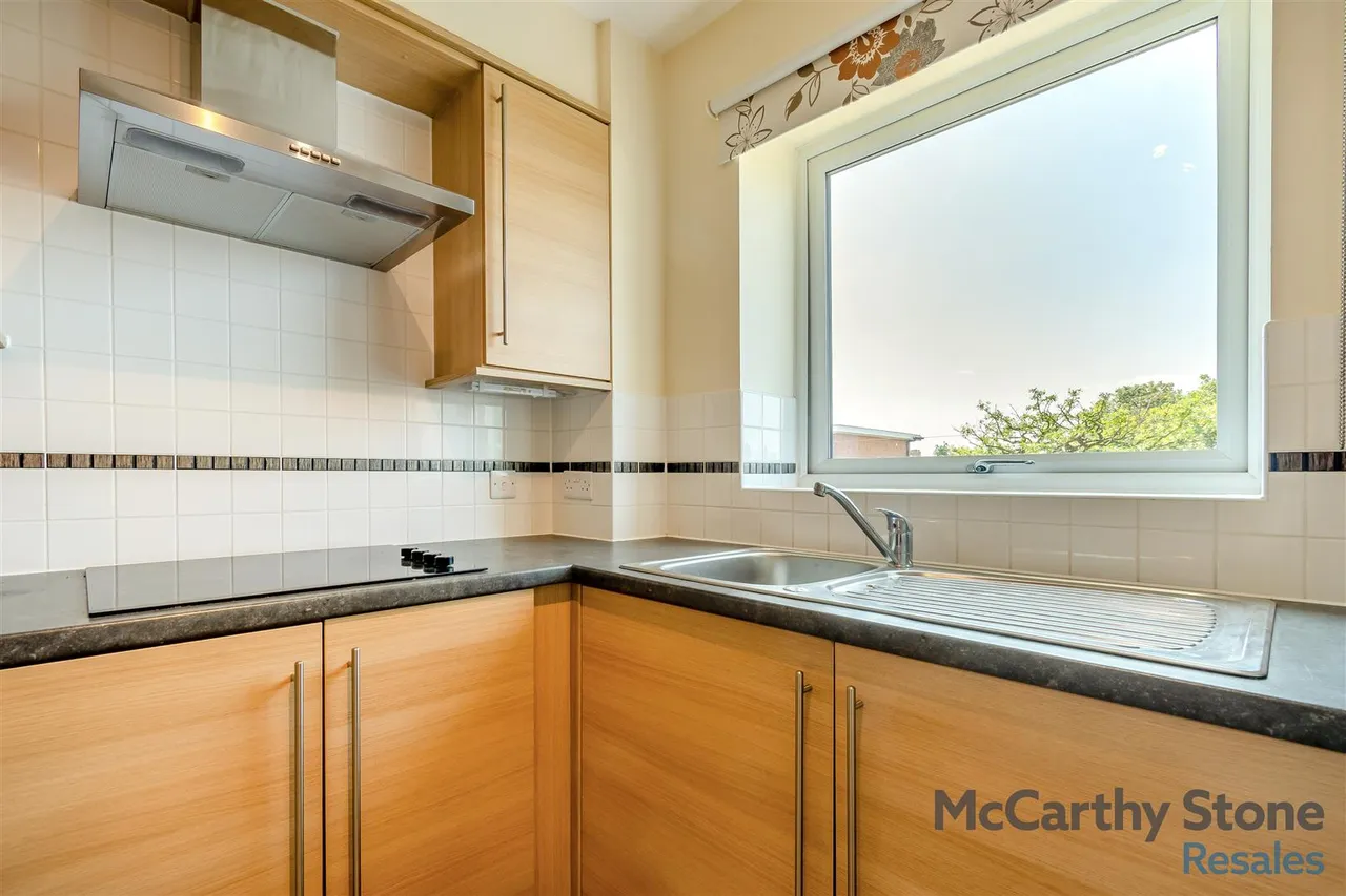 Chester Road, Castle Bromwich, B36, photo 15
