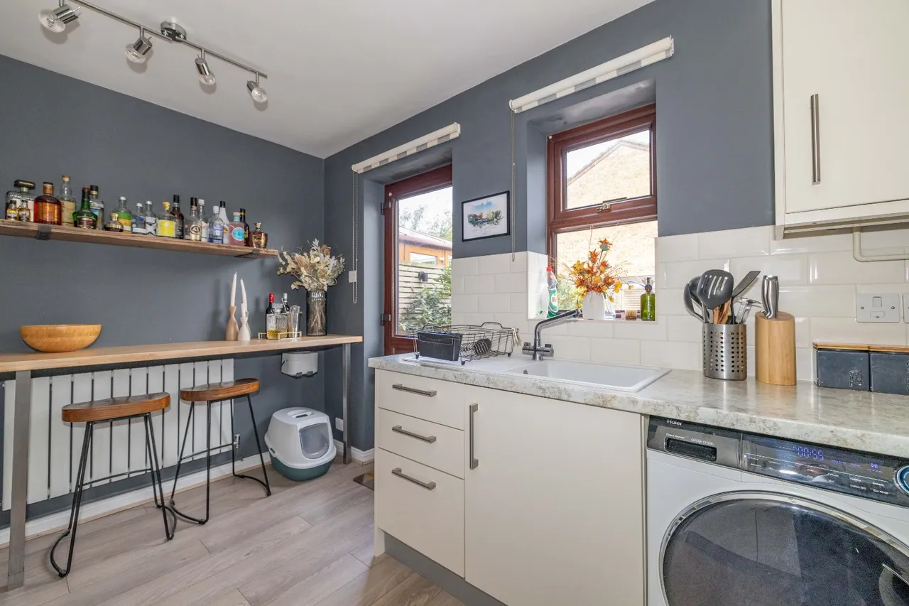 Merleburgh Drive, Kemsley, ME10, photo 5
