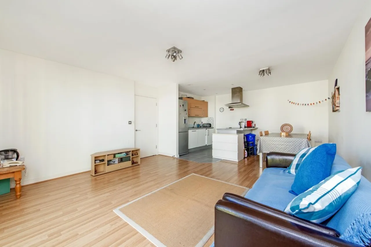 Azura Court, Warton Road, photo 6