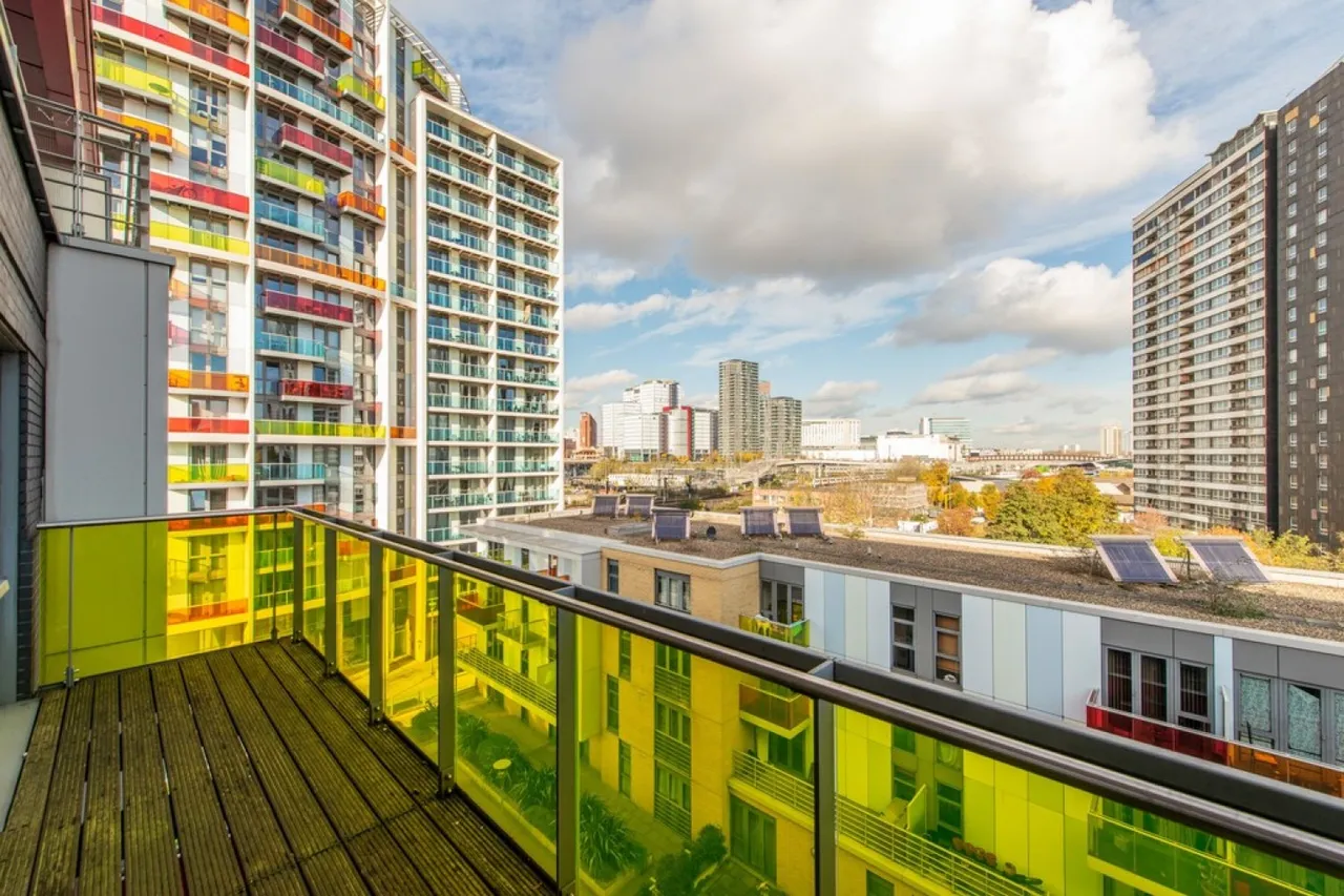 Azura Court, Warton Road, photo 2