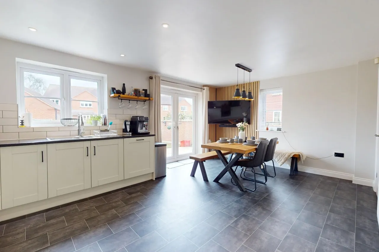 Parsons Close, The Humbers, Telford TF2 8NB, photo 7
