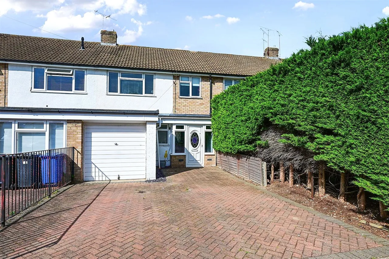 Henley Gardens, Yateley, Hampshire, GU46 6LG, photo 10