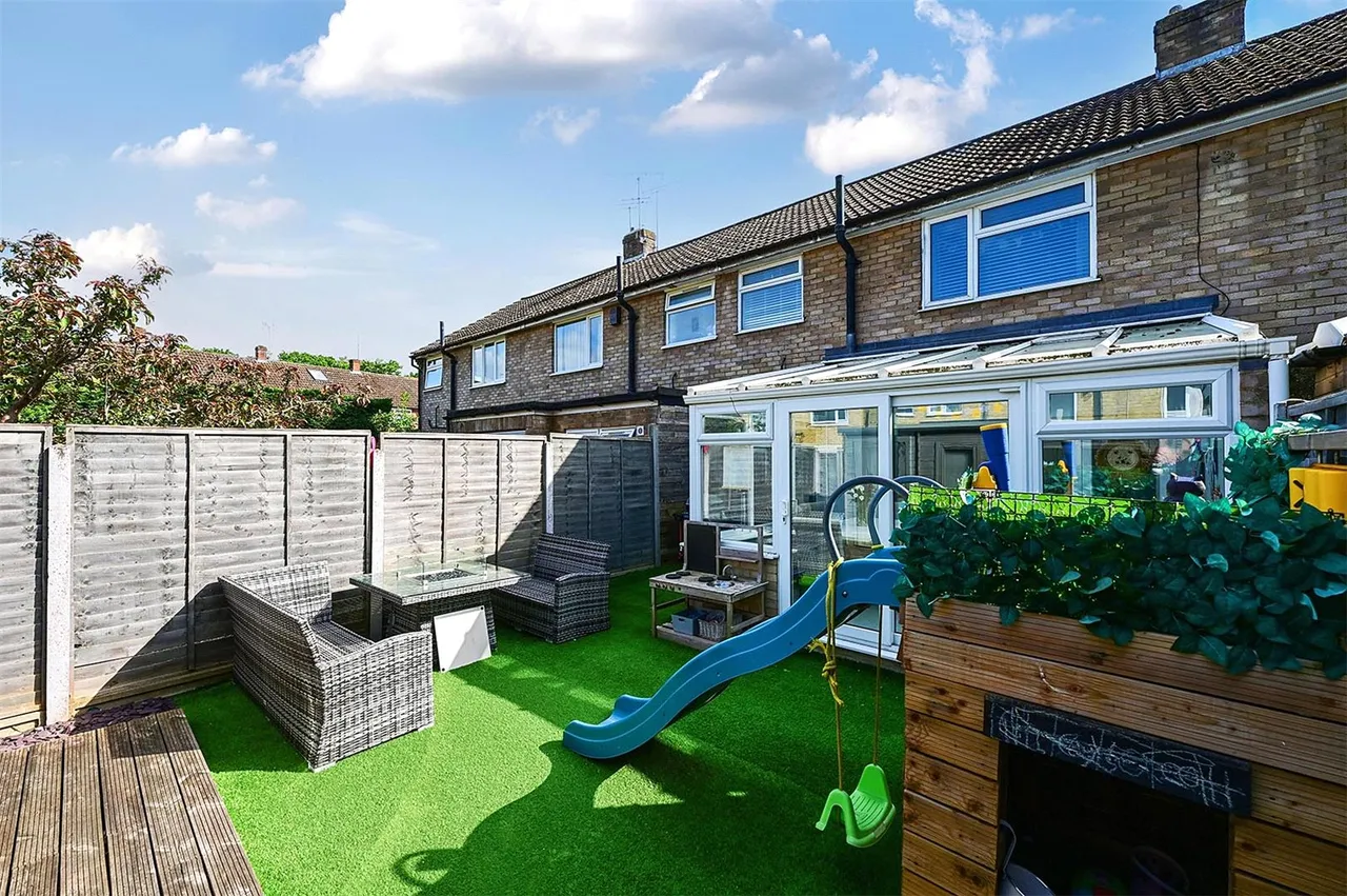 Henley Gardens, Yateley, Hampshire, GU46 6LG, photo 11
