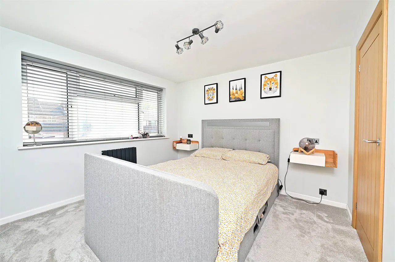 Henley Gardens, Yateley, Hampshire, GU46 6LG, photo 7