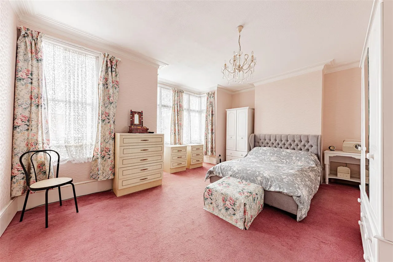 Crescent Road, Ramsgate, Kent, CT11 9QX, photo 3