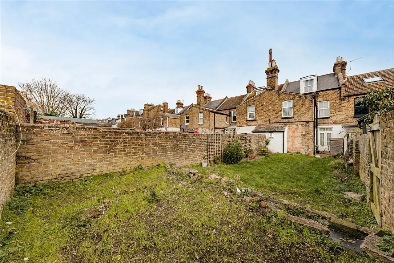 Crescent Road, Ramsgate, Kent, CT11 9QX, photo 39