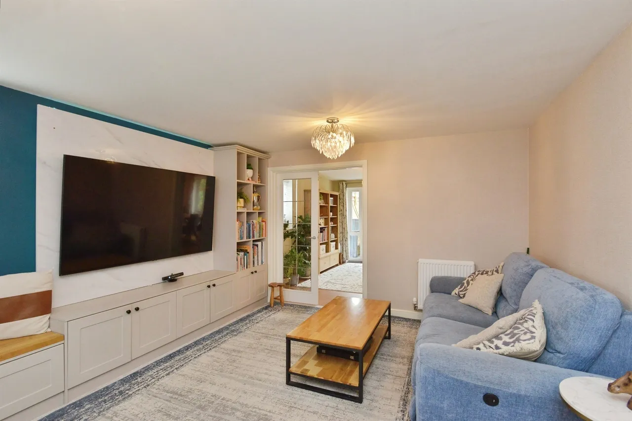 Whitecastle Way, Kingsmead, MK4, photo 2