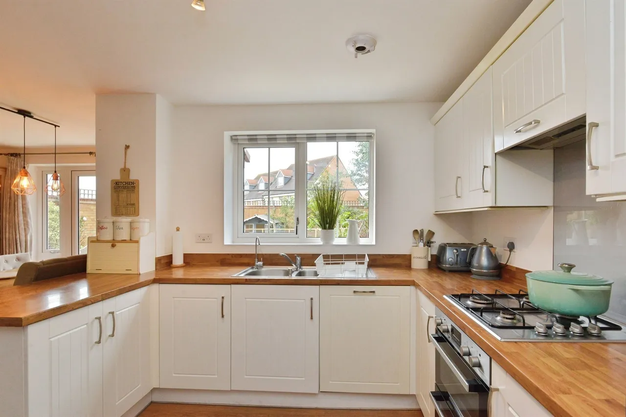 Whitecastle Way, Kingsmead, MK4, photo 3