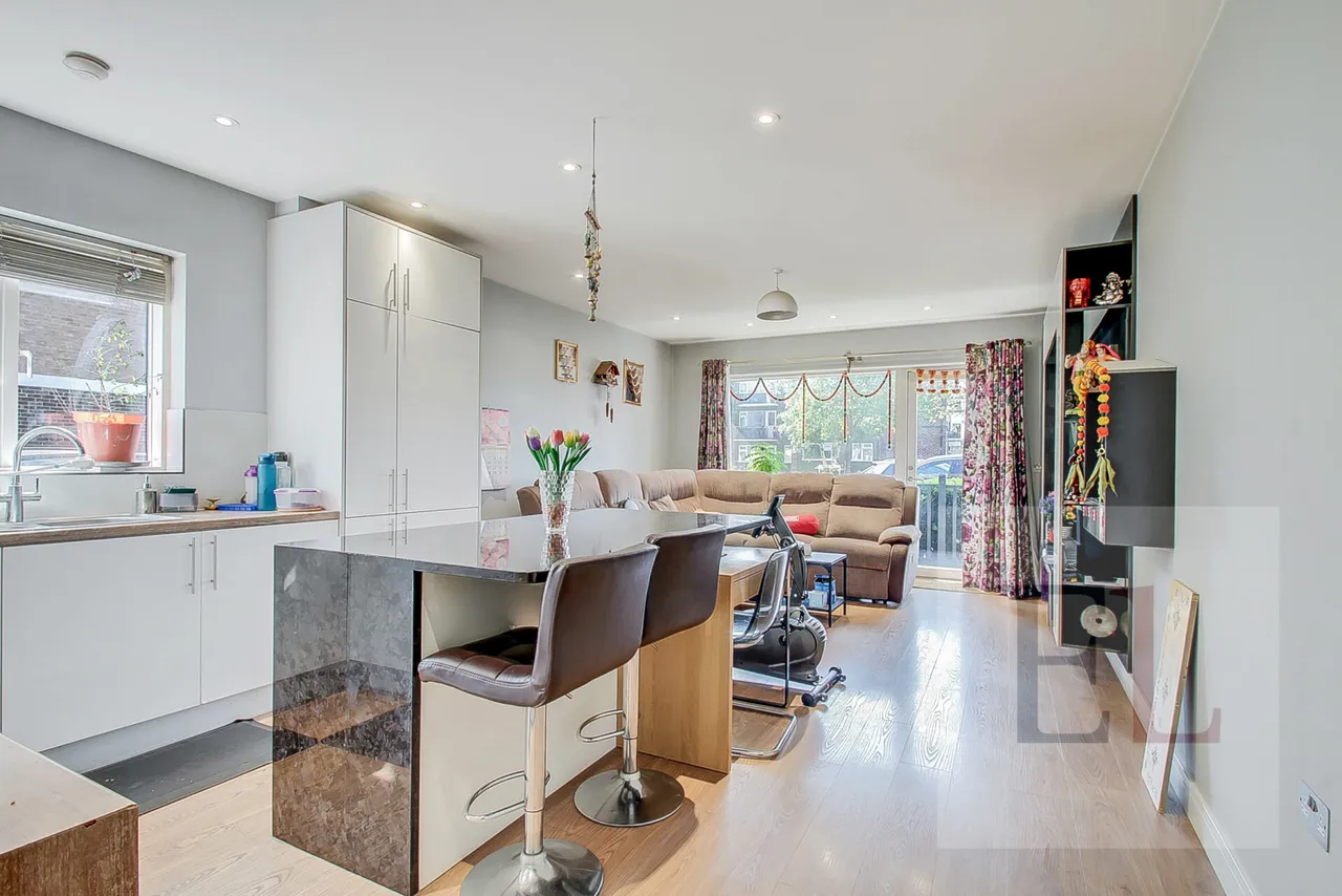 Pristine House, Harrowdene Road, Wembley, HA0, photo 3